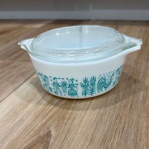 Pyrex Glass Casserole Dish with Lid Amish Butterprint pattern